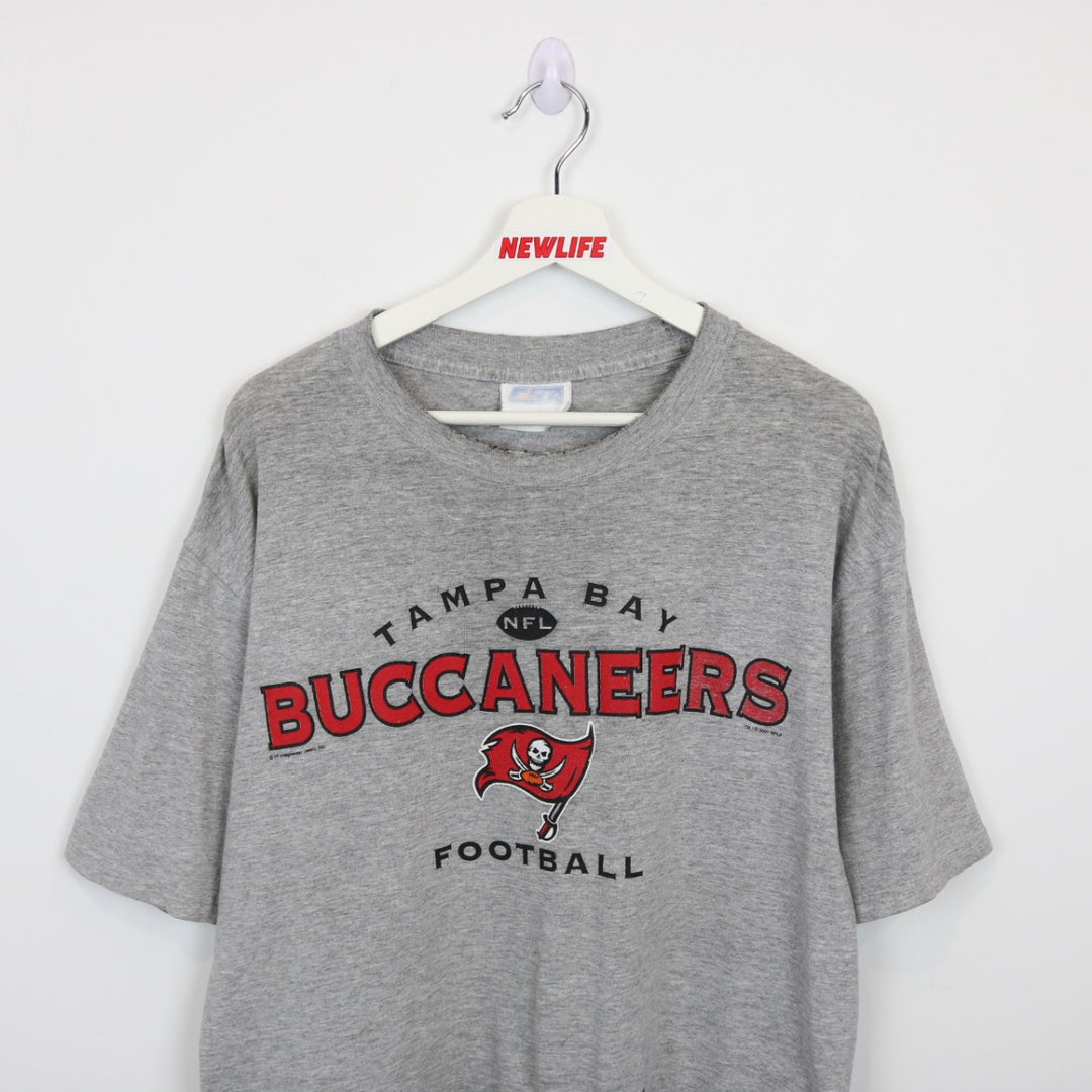 Vintage 2001 Tampa Bay Buccaneers Football Tee - L-NEWLIFE Clothing