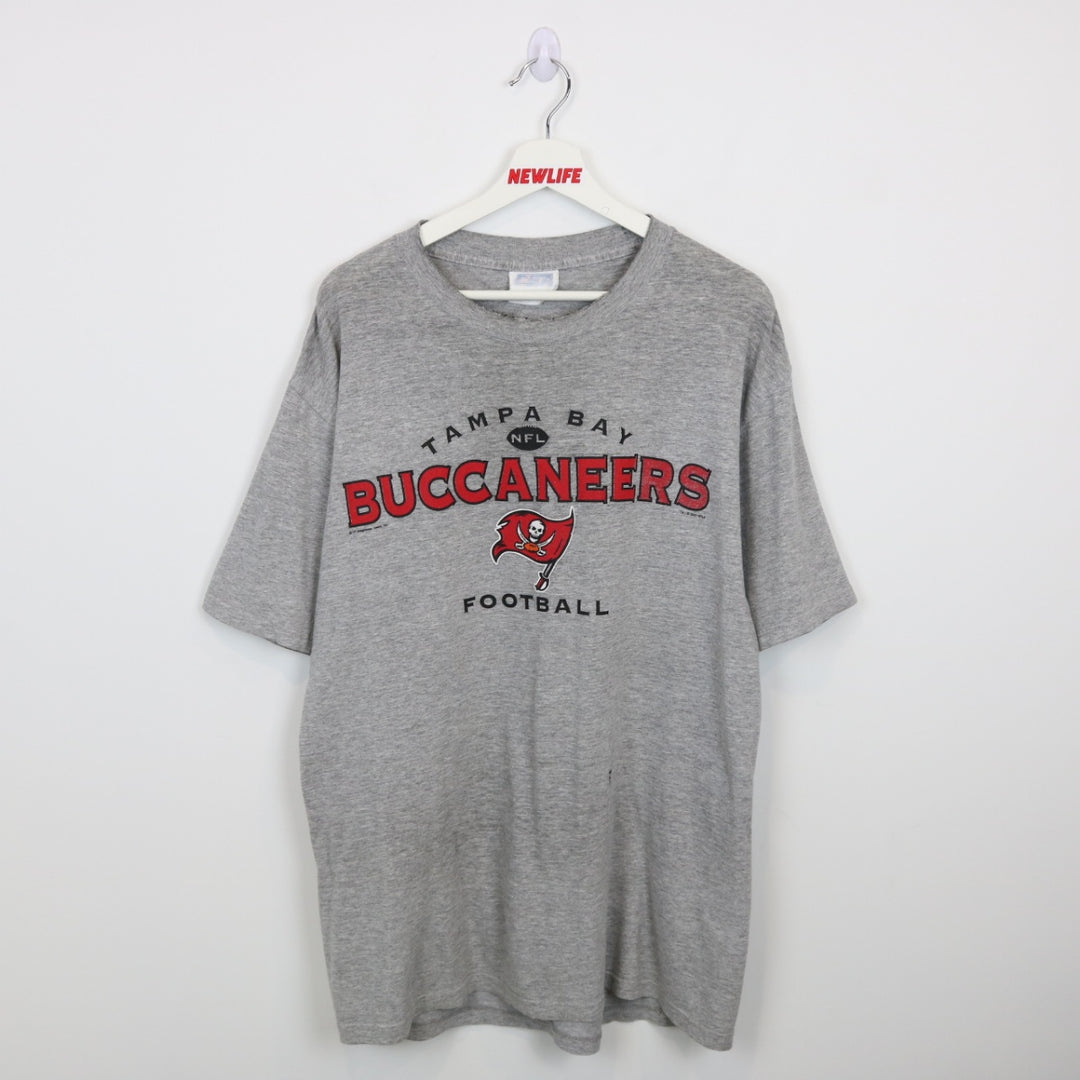 Vintage 2001 Tampa Bay Buccaneers Football Tee - L-NEWLIFE Clothing